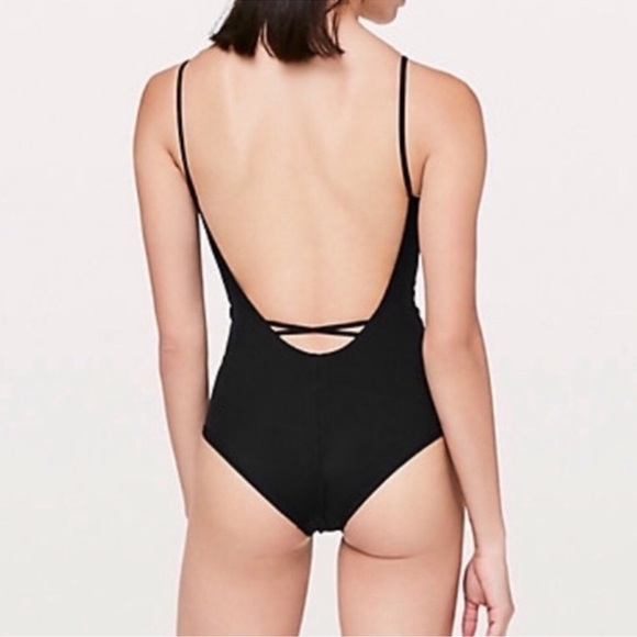 Lululemon 10 NWT Shoreline One Piece Black - Picture 3 of 6
